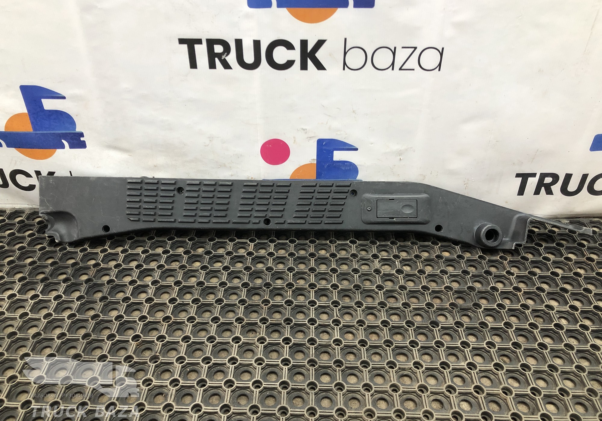 549015102117 Накладка порога левая для КАМАЗ 54901