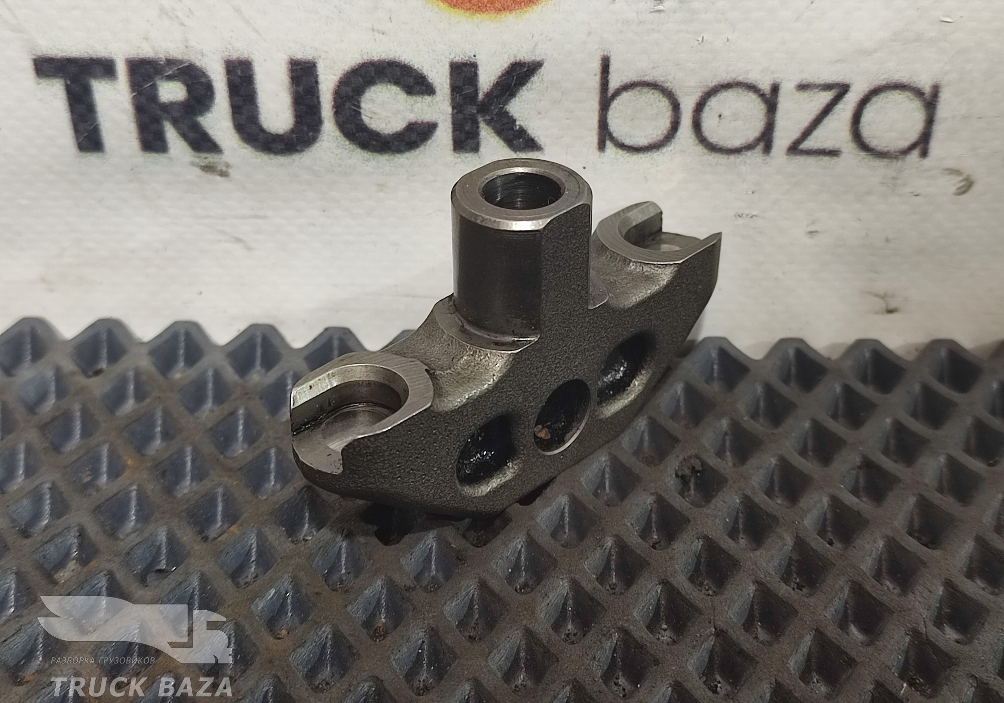 1675249 Коромысло