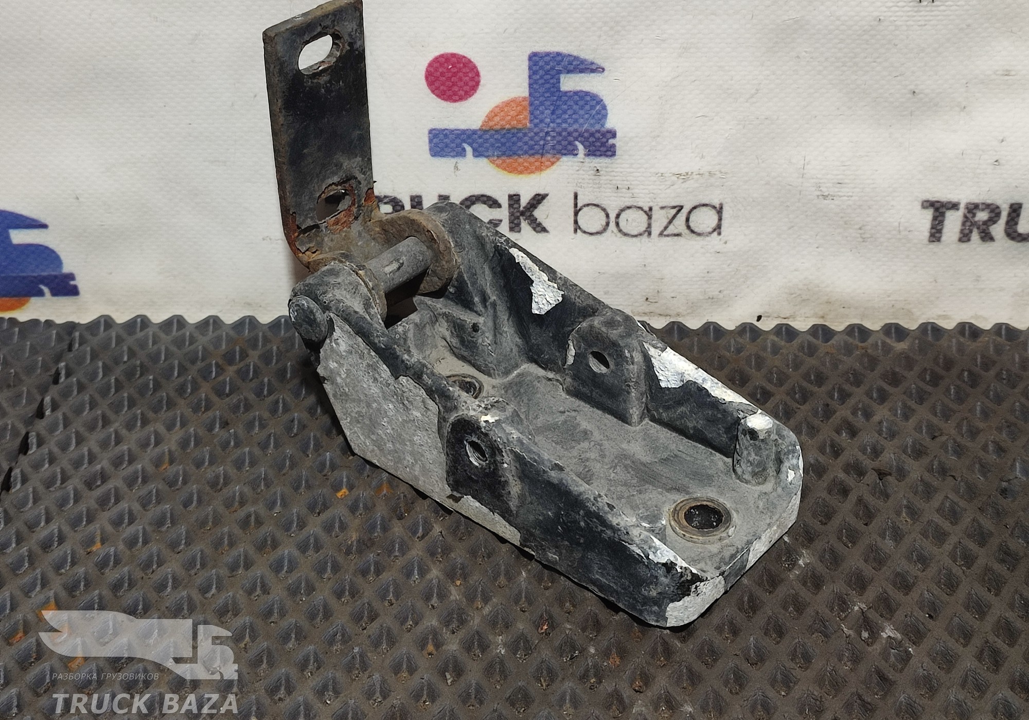 9417930650 Кронштейн спойлера кабины