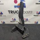 1785546 Петля капота левая