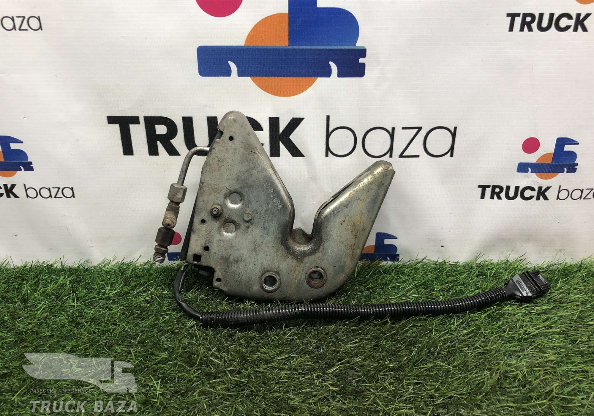 A9303100083004 Замок кабины