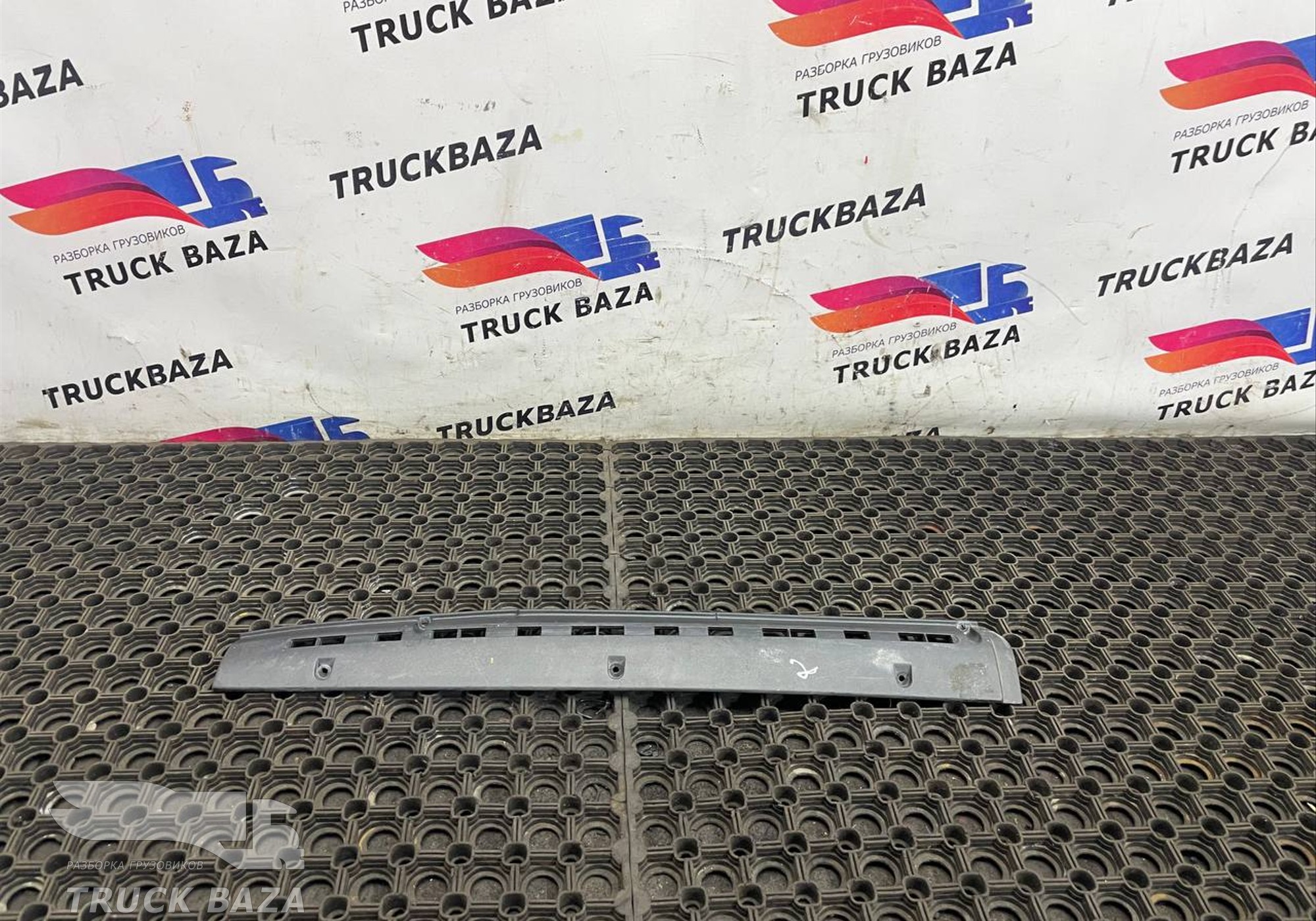 1297409 Накладка на торпедо левая для Daf XF106 (с 2012)