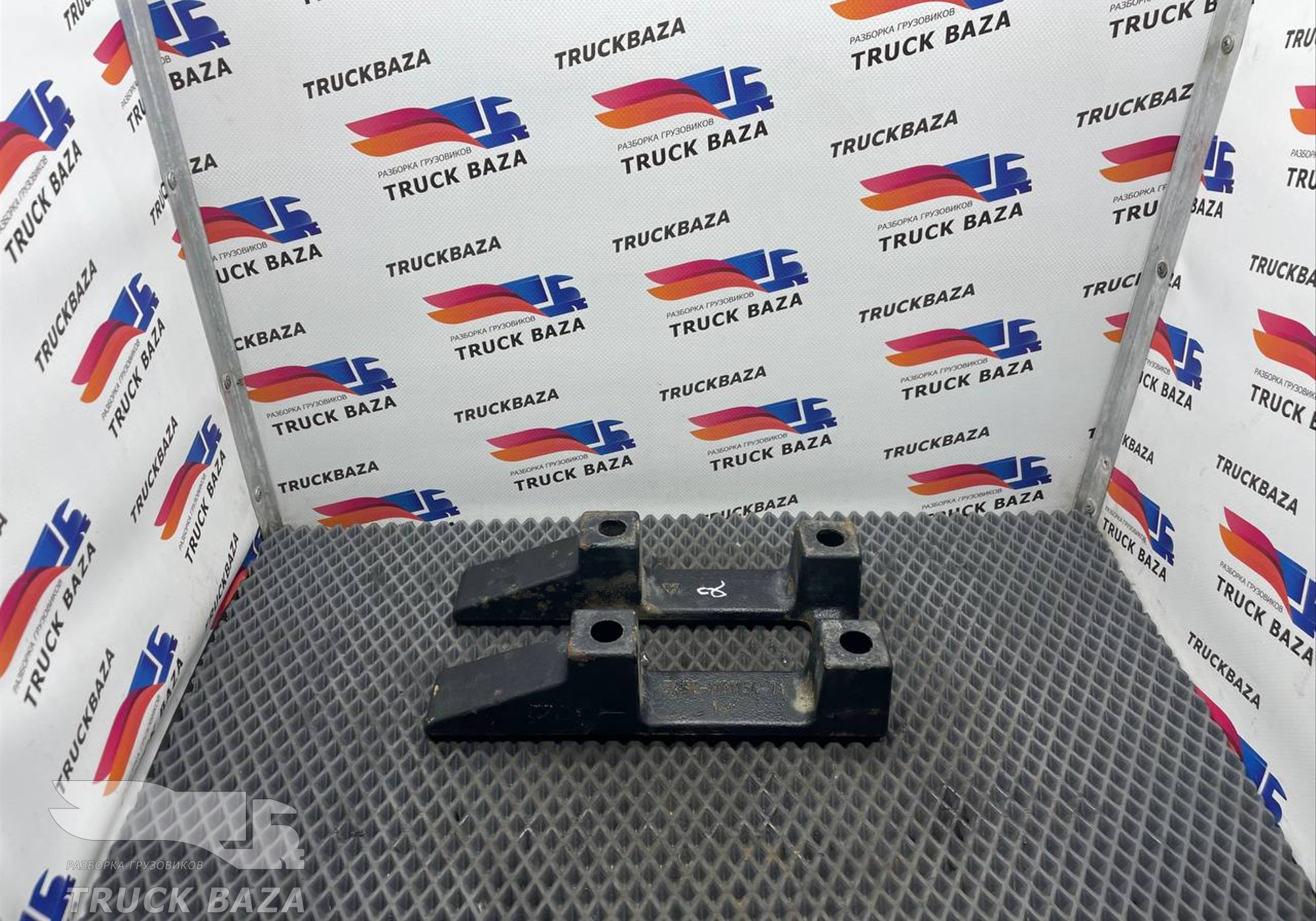 5490110115471 Проставка топливного бака для КАМАЗ 54901