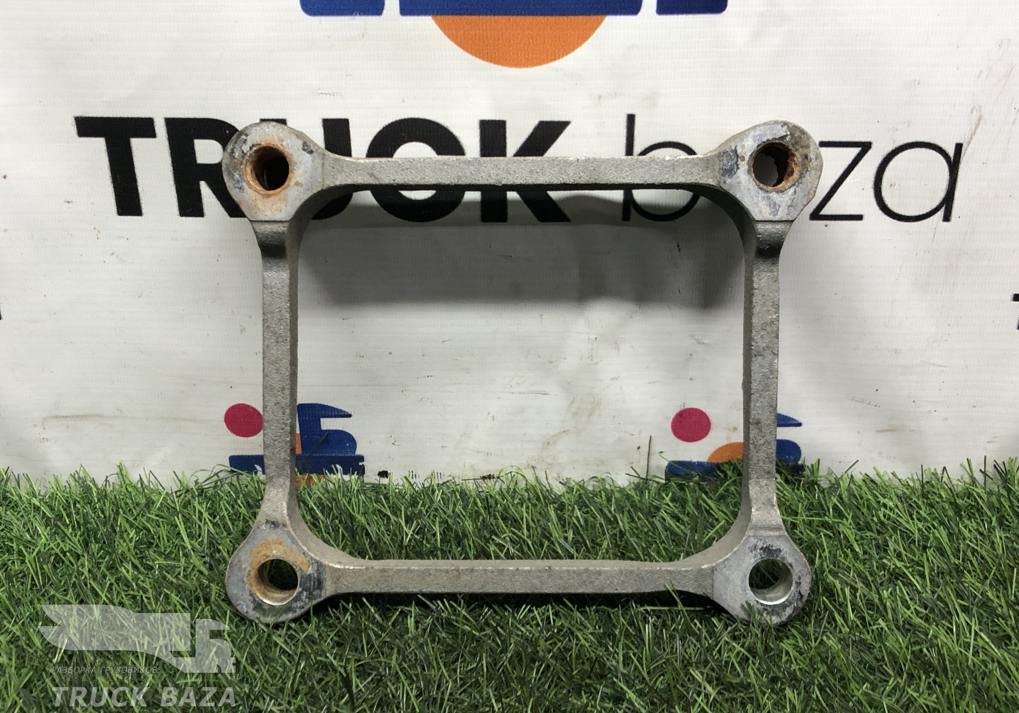 81418200209 Проставка топливного бака