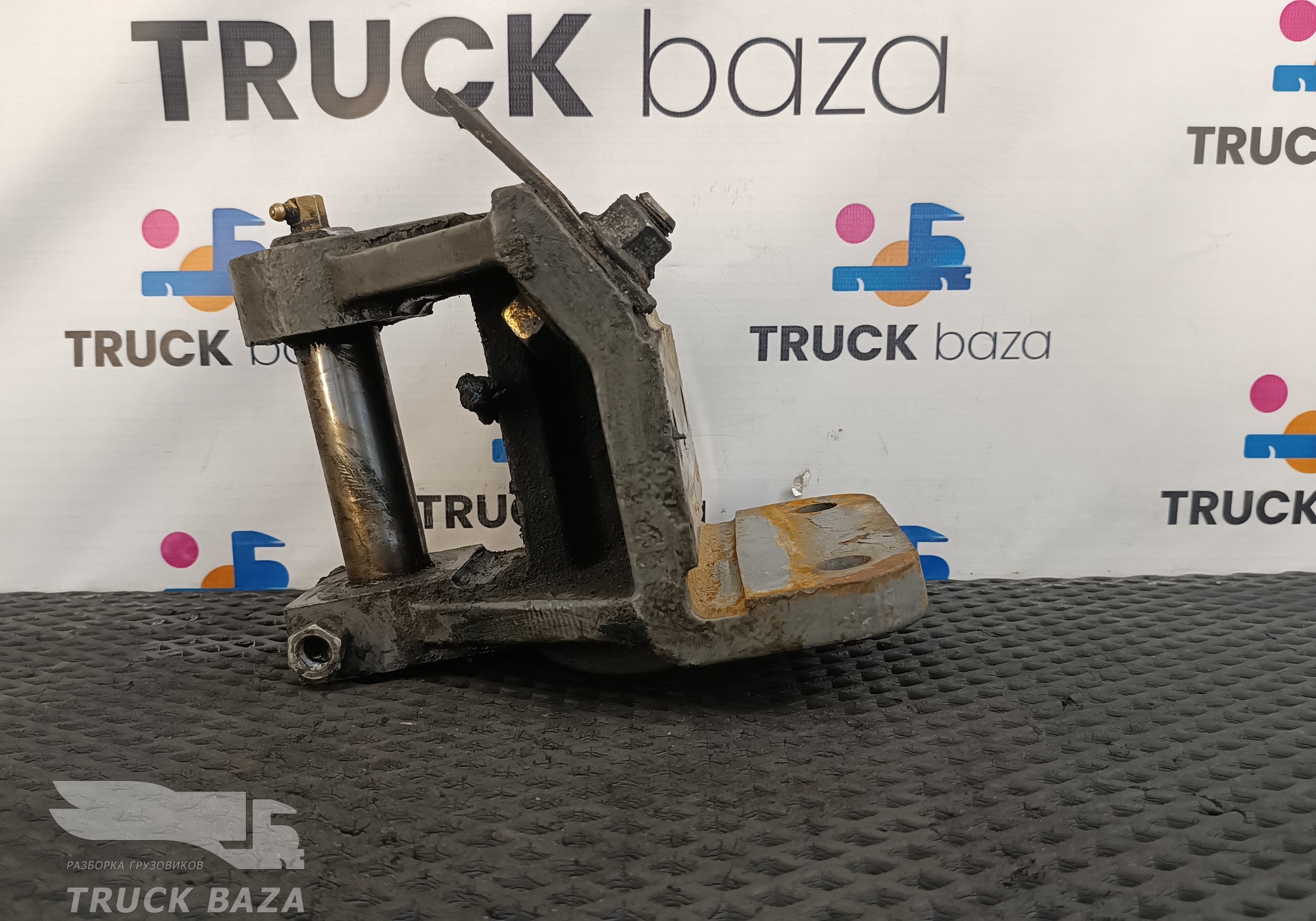WG9725520106 Кронштейн рессоры передний для Sinotruk Howo HW76