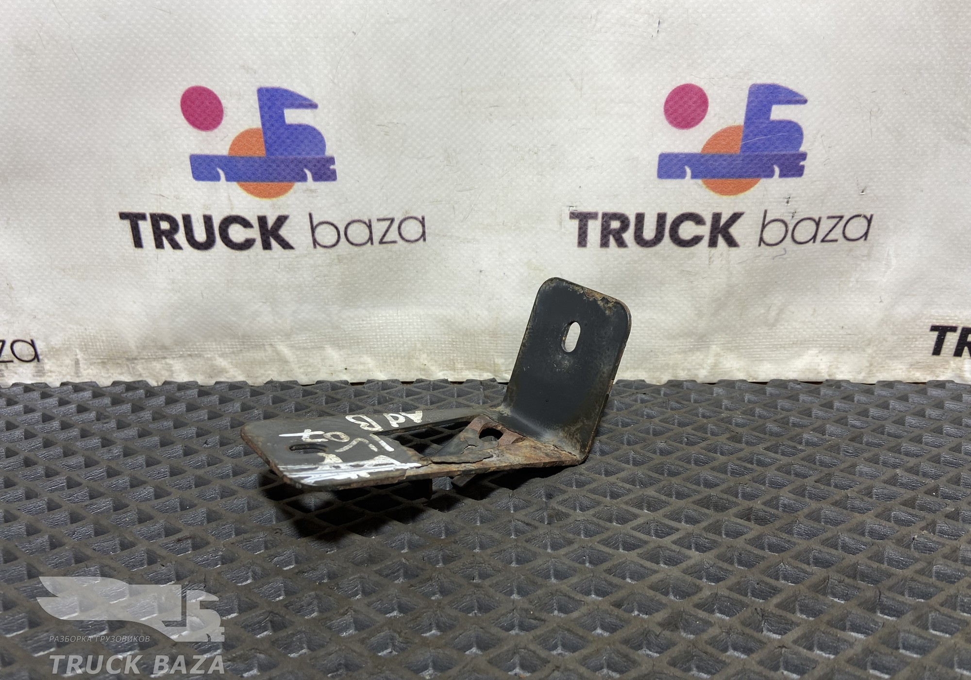 41271984 Кронштейн бака AdBlue для Iveco Stralis