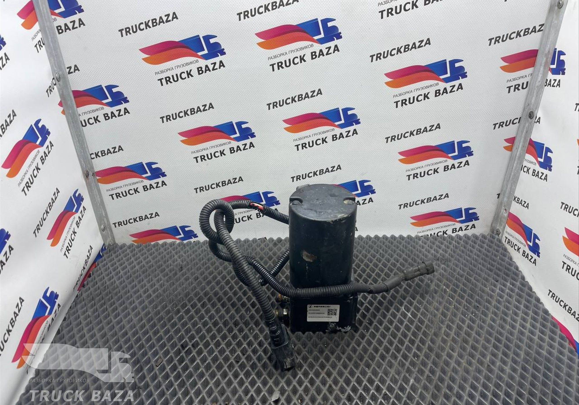 DZ97259820328 Насос подъема кабины для Shacman X3000 (с 2014)