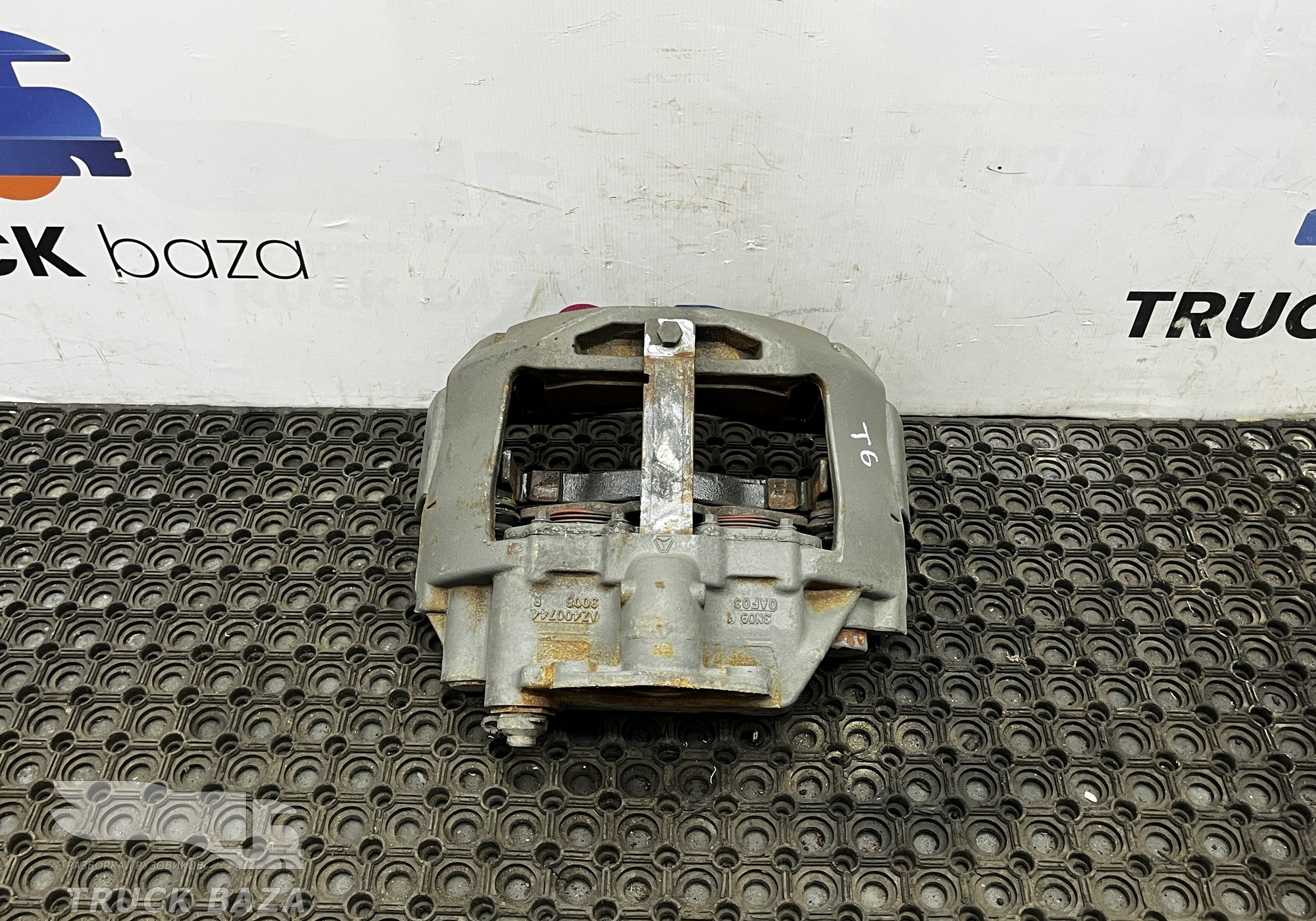 AZ4007443008 Суппорт передний правый для Sinotruk Sitrak C7H