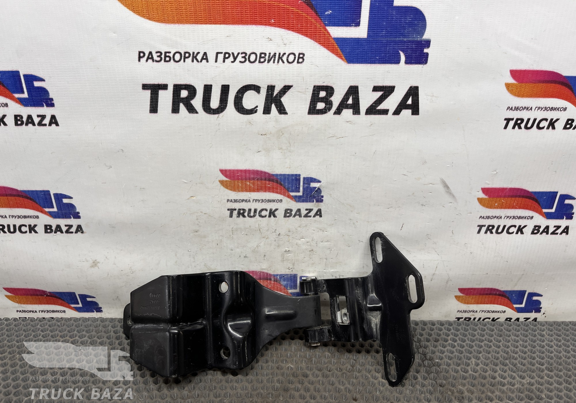 811W611456001 Петля капота для Sinotruk Sitrak C7H