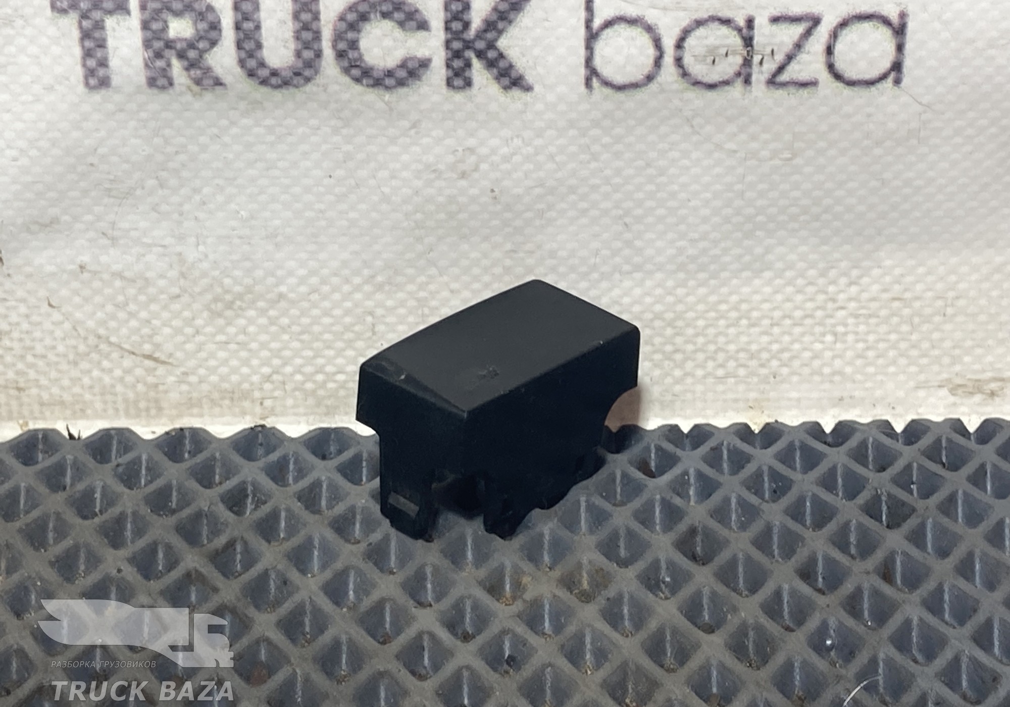 82257719 Заглушка кнопки для Renault T (с 2013)