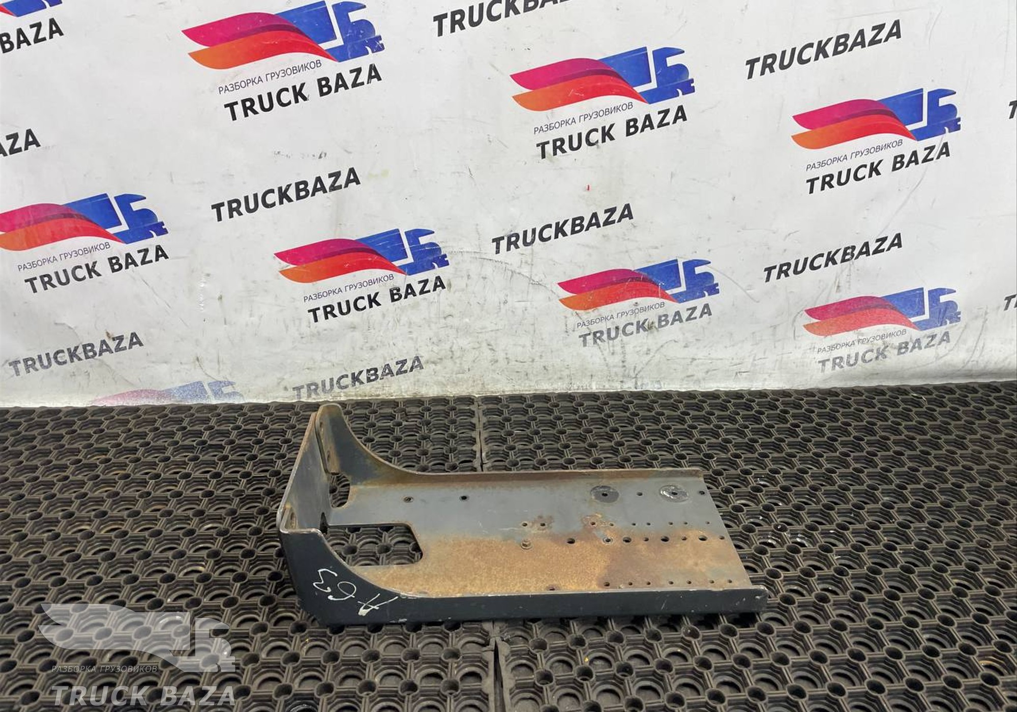 9305420034 Кронштейн электронных блоков для Mercedes-Benz Actros MP3 (с 2008)