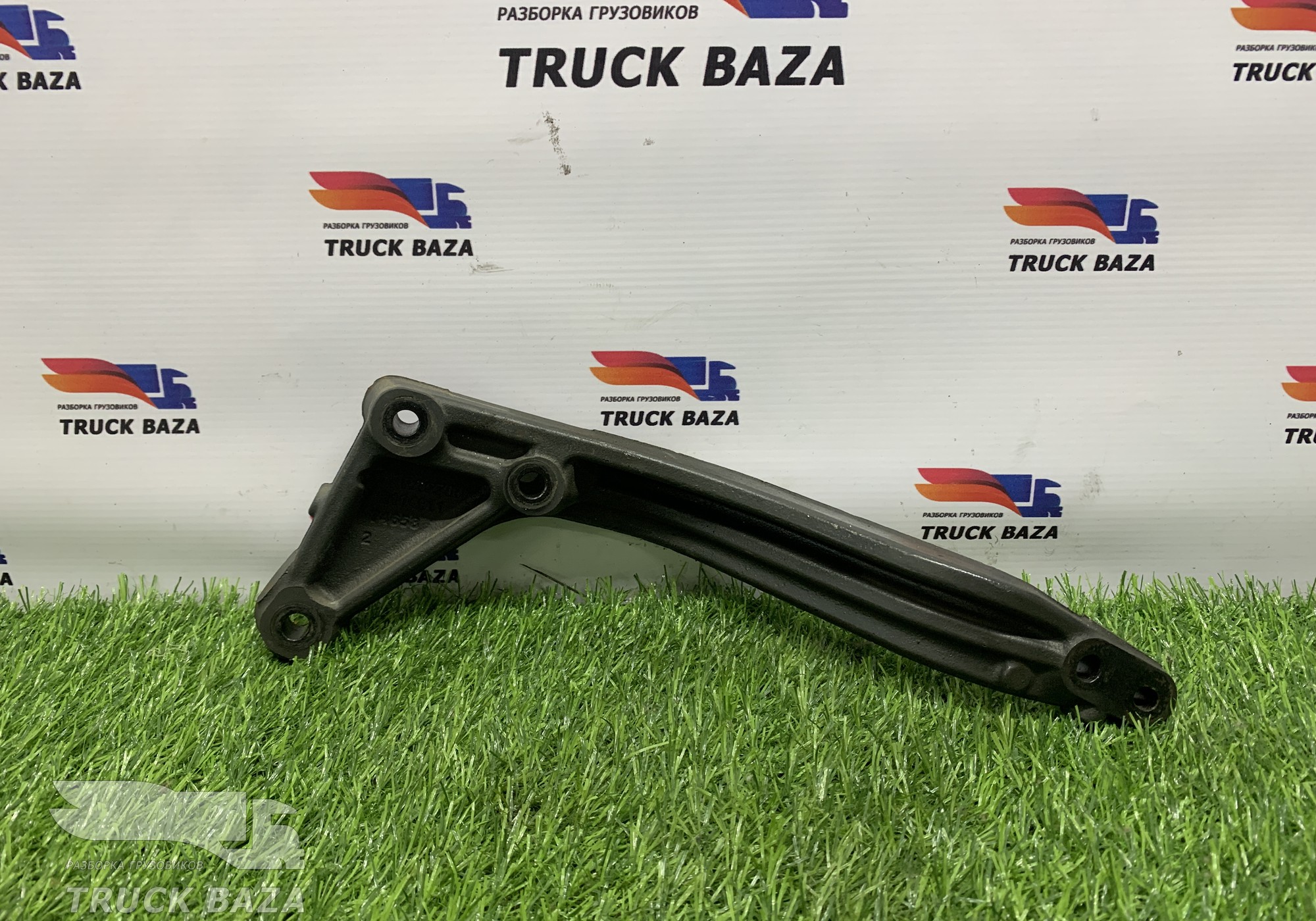 2104911 Кронштейн двигателя для Daf XF106 (с 2012)