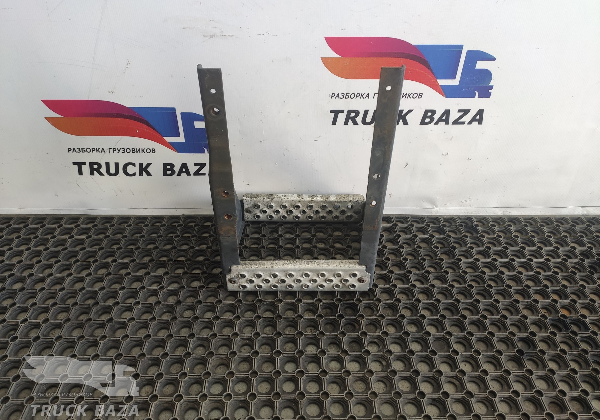 7421891309 Лестница боковая для Volvo FM III (с 2013)