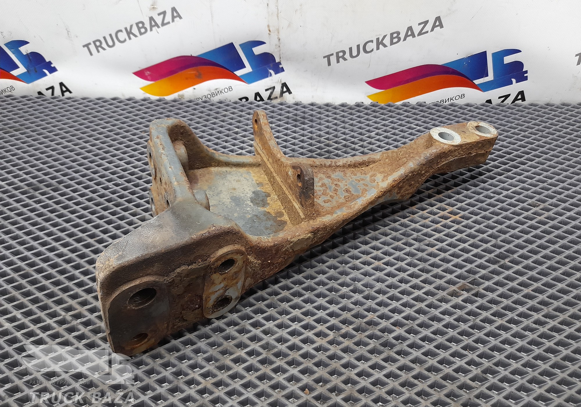 9403171701 Кронштейн кабины передний правый для Mercedes-Benz Axor II (с 2004 по 2010)