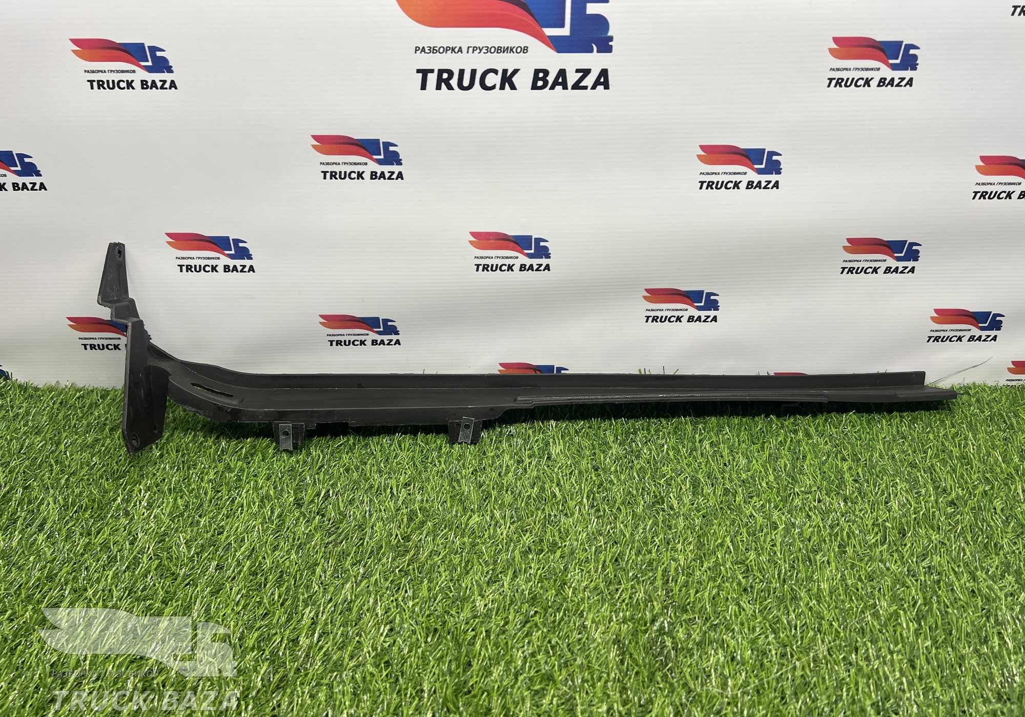 549015302135 Накладка стойки левая для КАМАЗ 54901