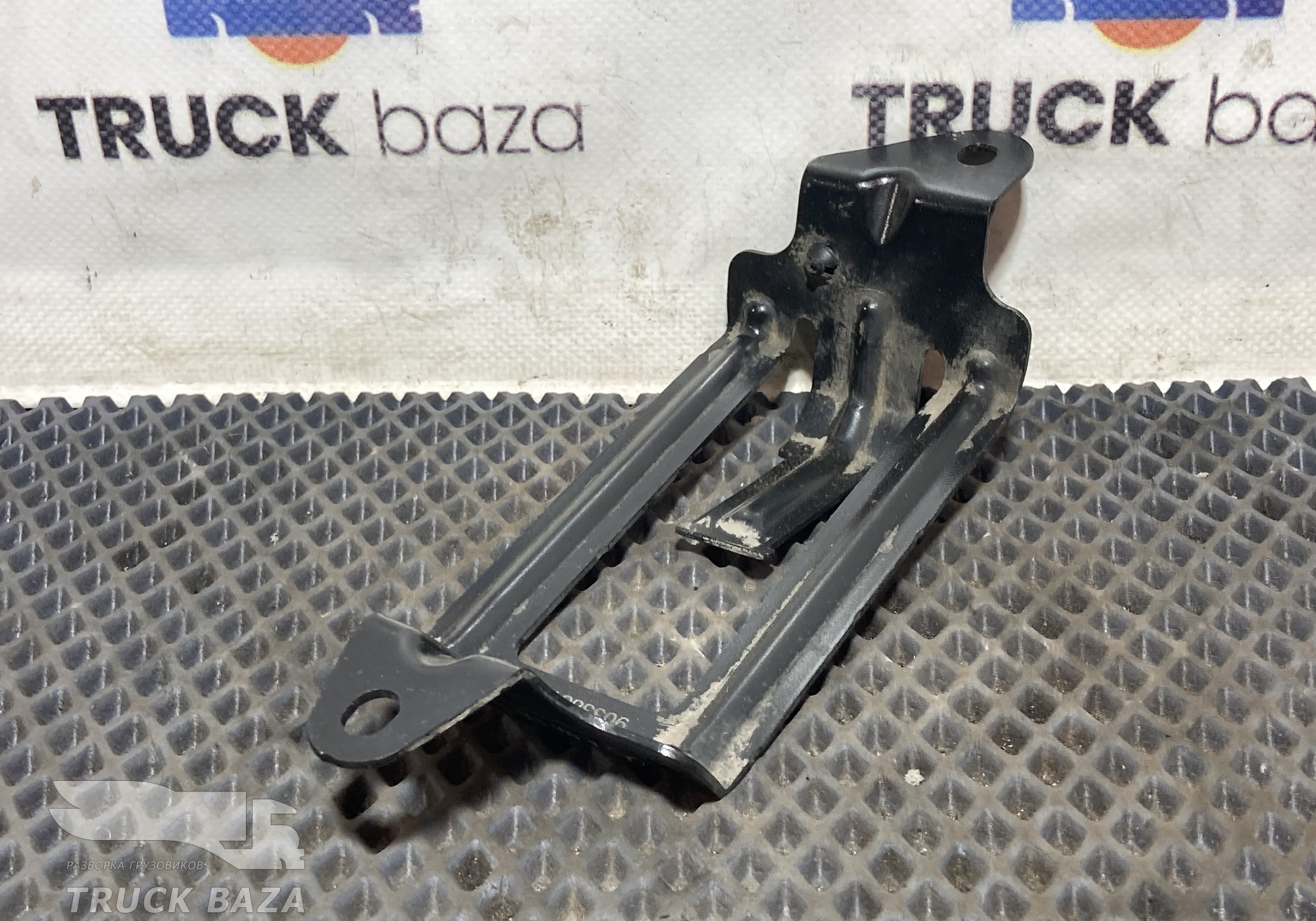 9608303637 Кронштейн системы охлаждения для Mercedes-Benz Actros New Actros MP4 (с 2011)