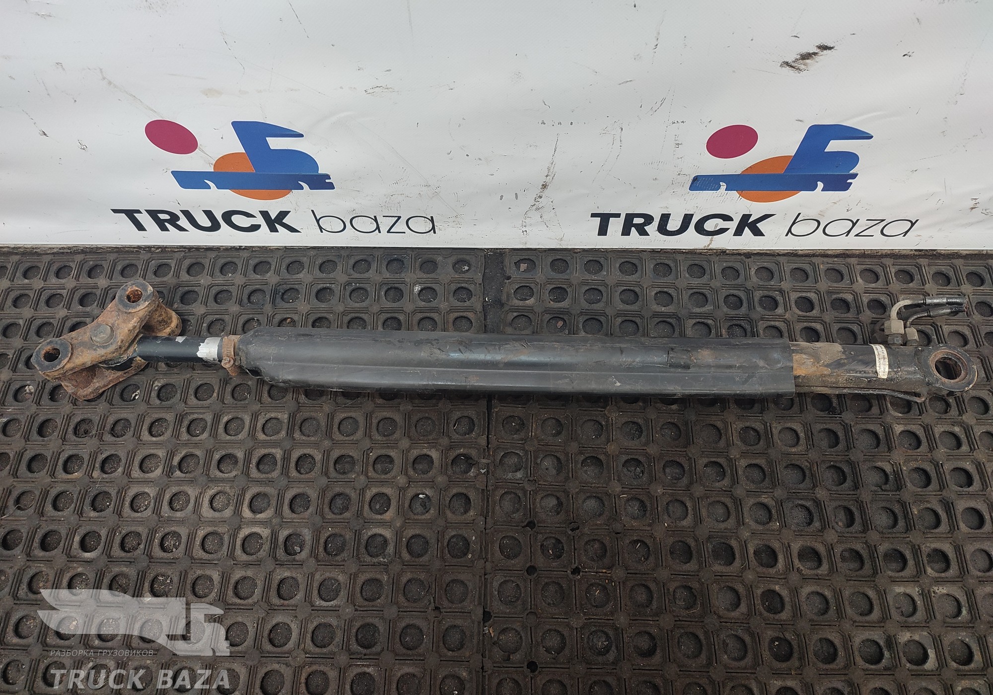 1285360 Цилиндр подъема кабины