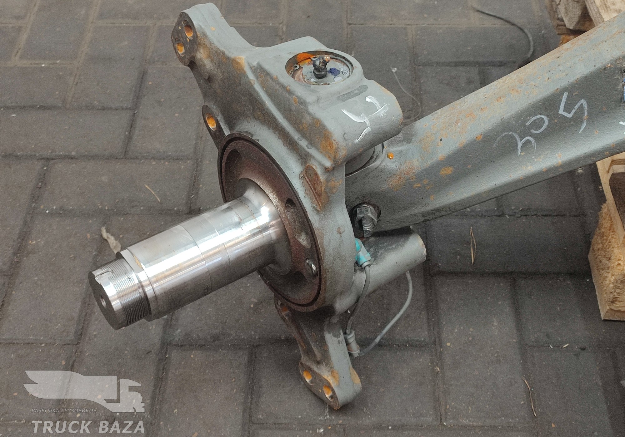 AZ4071418013 Кулак поворотный левый для Sinotruk Sitrak C7H