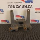 1808832 Кронштейн рамы левый