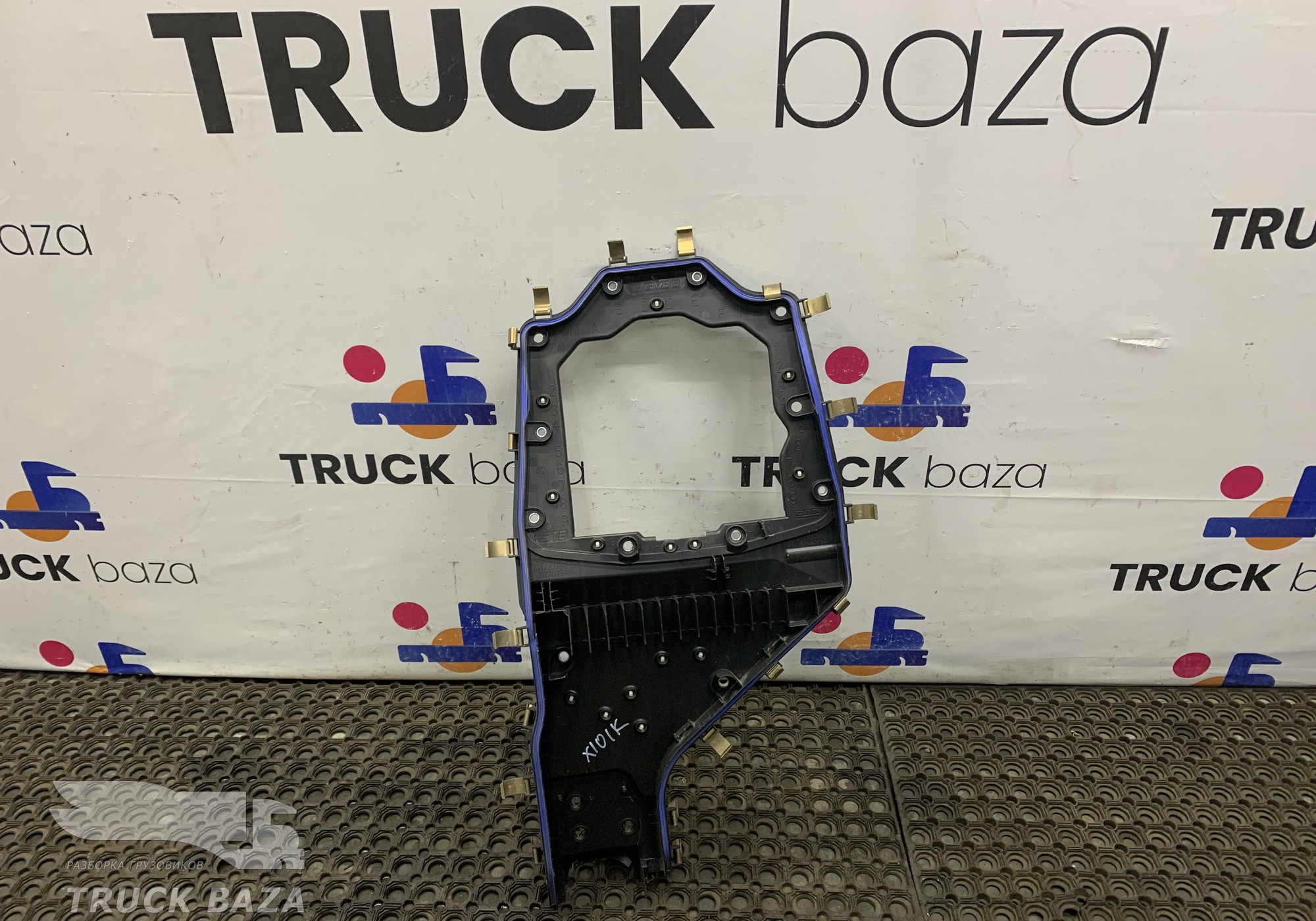 2135597 Корпус электроразъемов для Daf XF106 (с 2012)