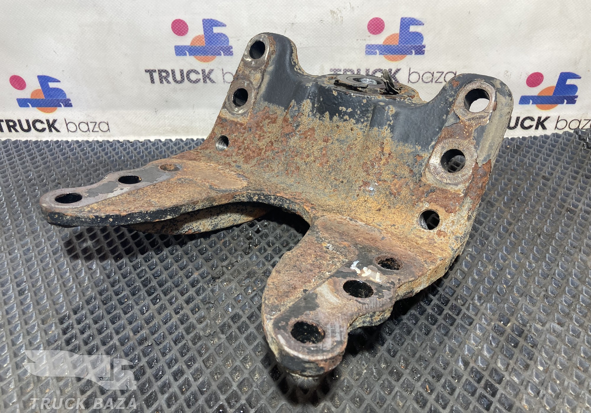 549012902448 Кронштейн передней рессоры