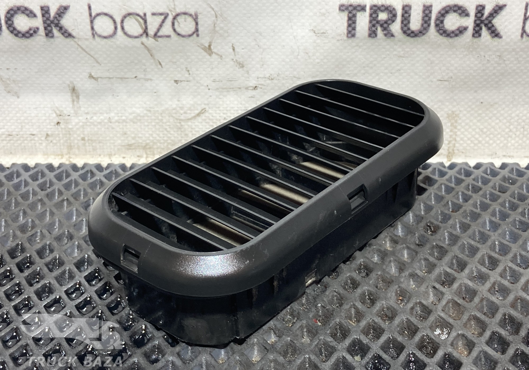 9018300042 Дефлектор воздушный