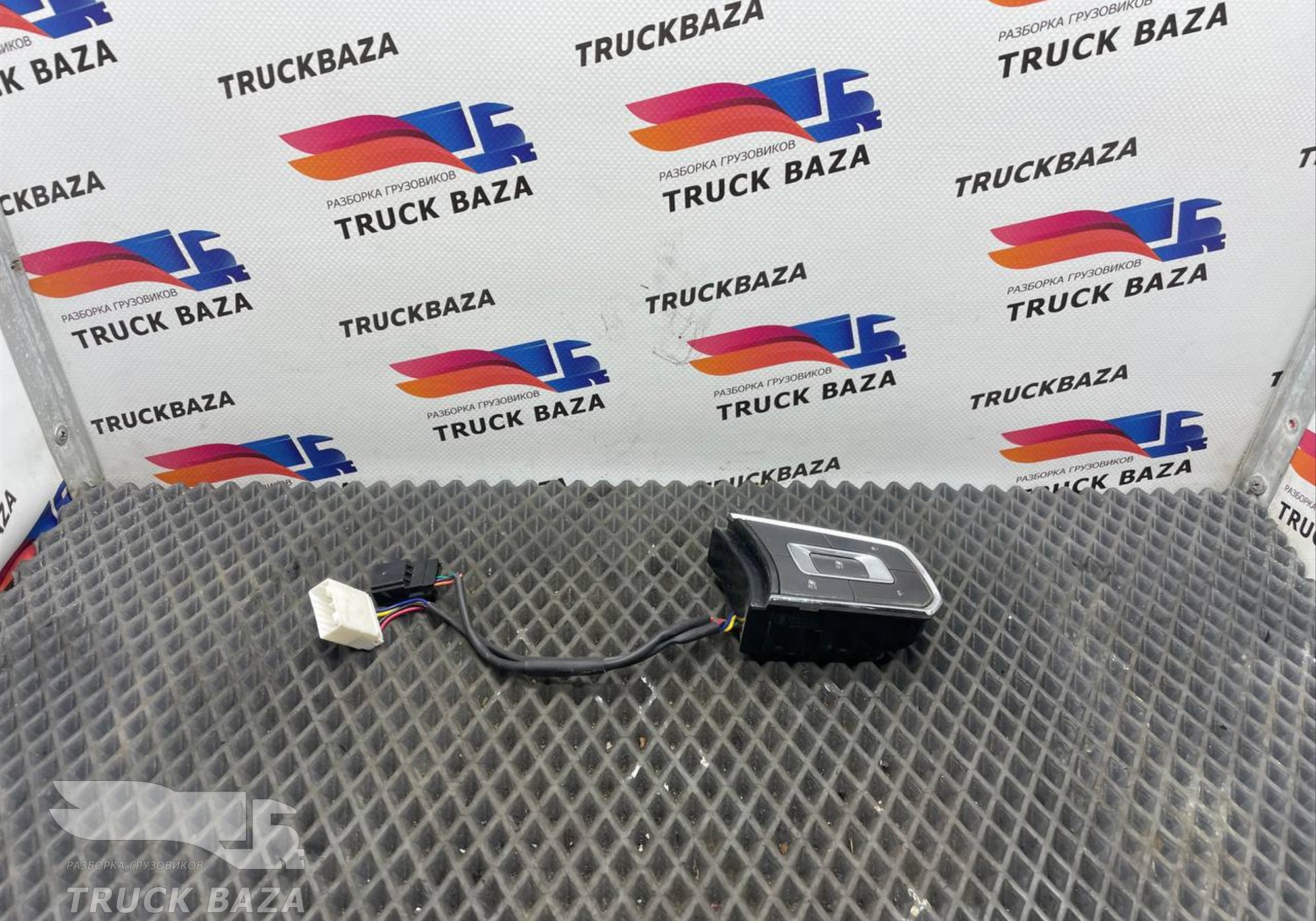 DZ97189584588 Кнопки рулевого колеса R для Shacman X3000 (с 2014)