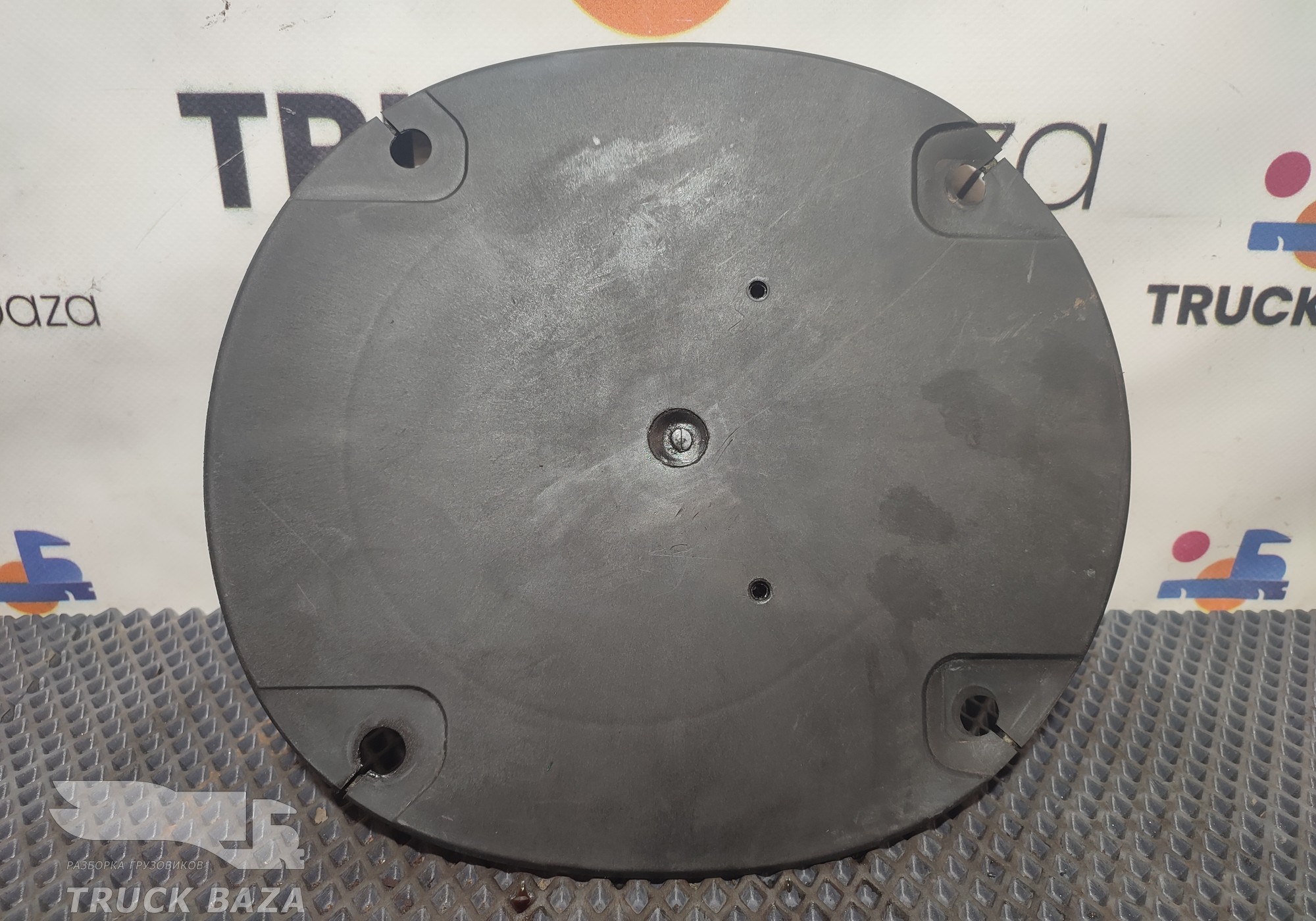 81617010529 Заглушка пола кабины для Man TGX II (с 2012)