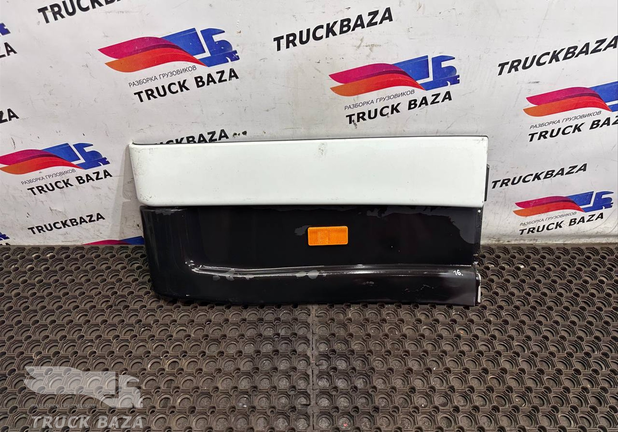 504022497 Накладка на крыло правая для Iveco Stralis I (с 2002)