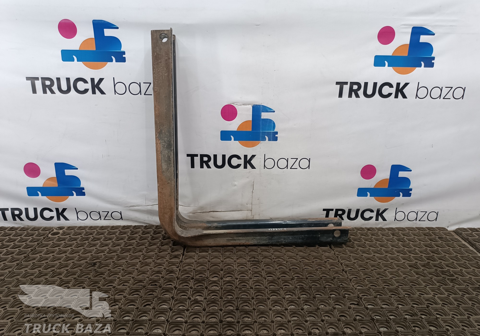 42068128 Кронштейн топливного бака для Iveco