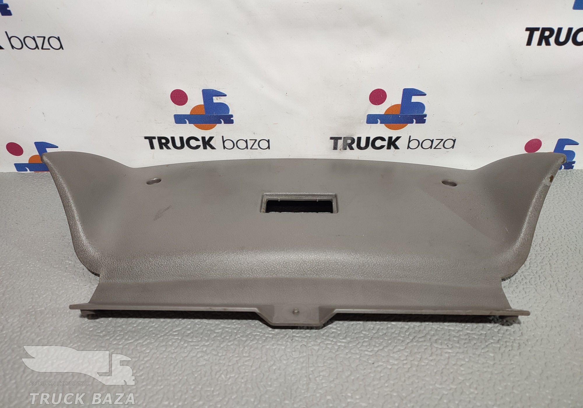 1634741 Накладка торпедо