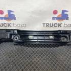 82573242 Ручка держатель жабо правая для Renault T (с 2013)