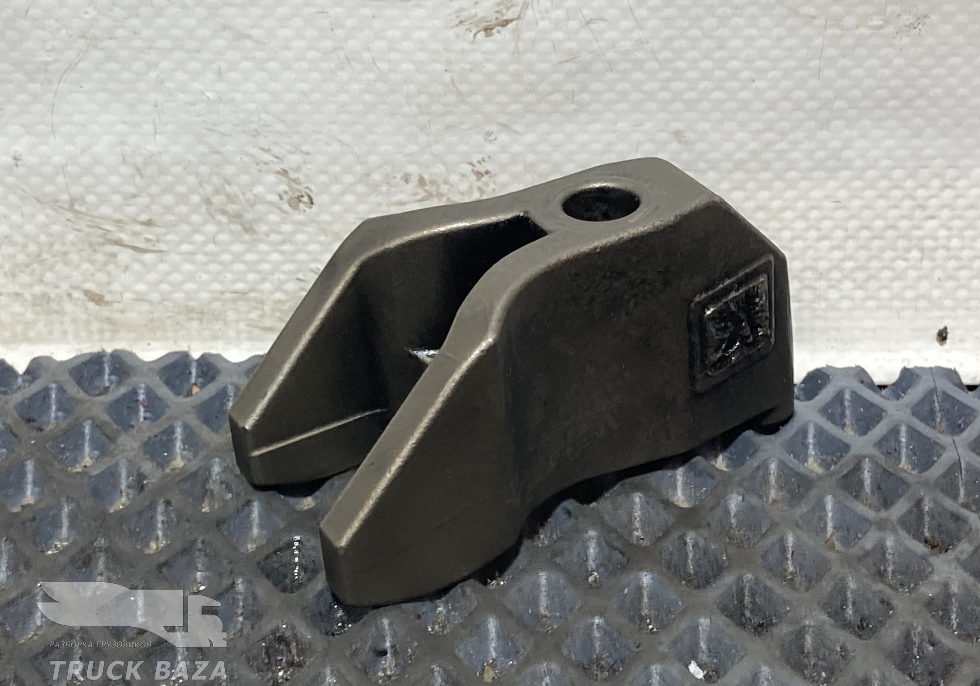 1791123 Кронштейн форсунки топливной