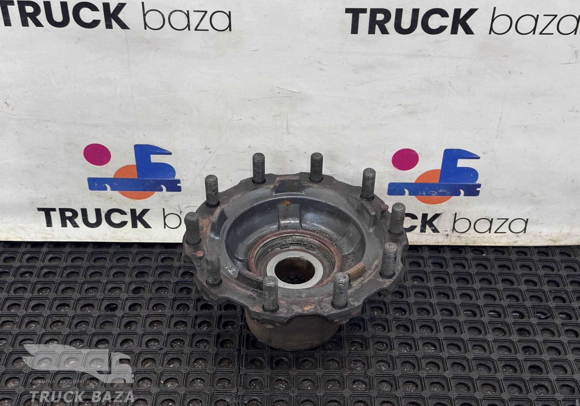 1864428 Ступица передняя