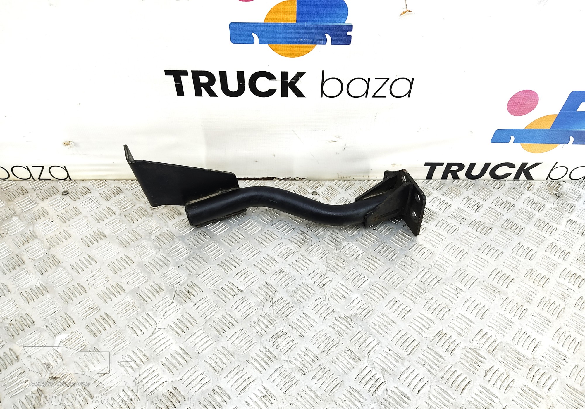 54901840515210 Кронштейн корпуса подножек правый для КАМАЗ 54901