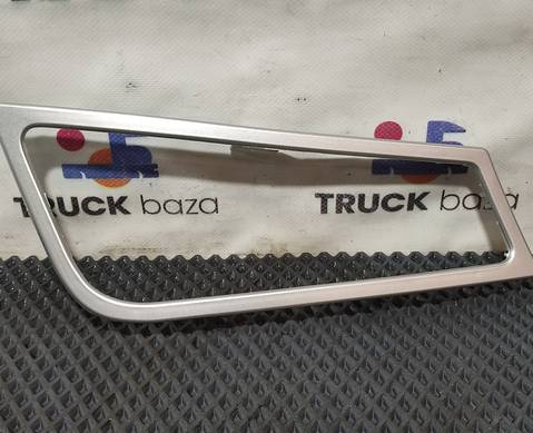 21078545 Облицовка противотуманной фары правая для Volvo FM