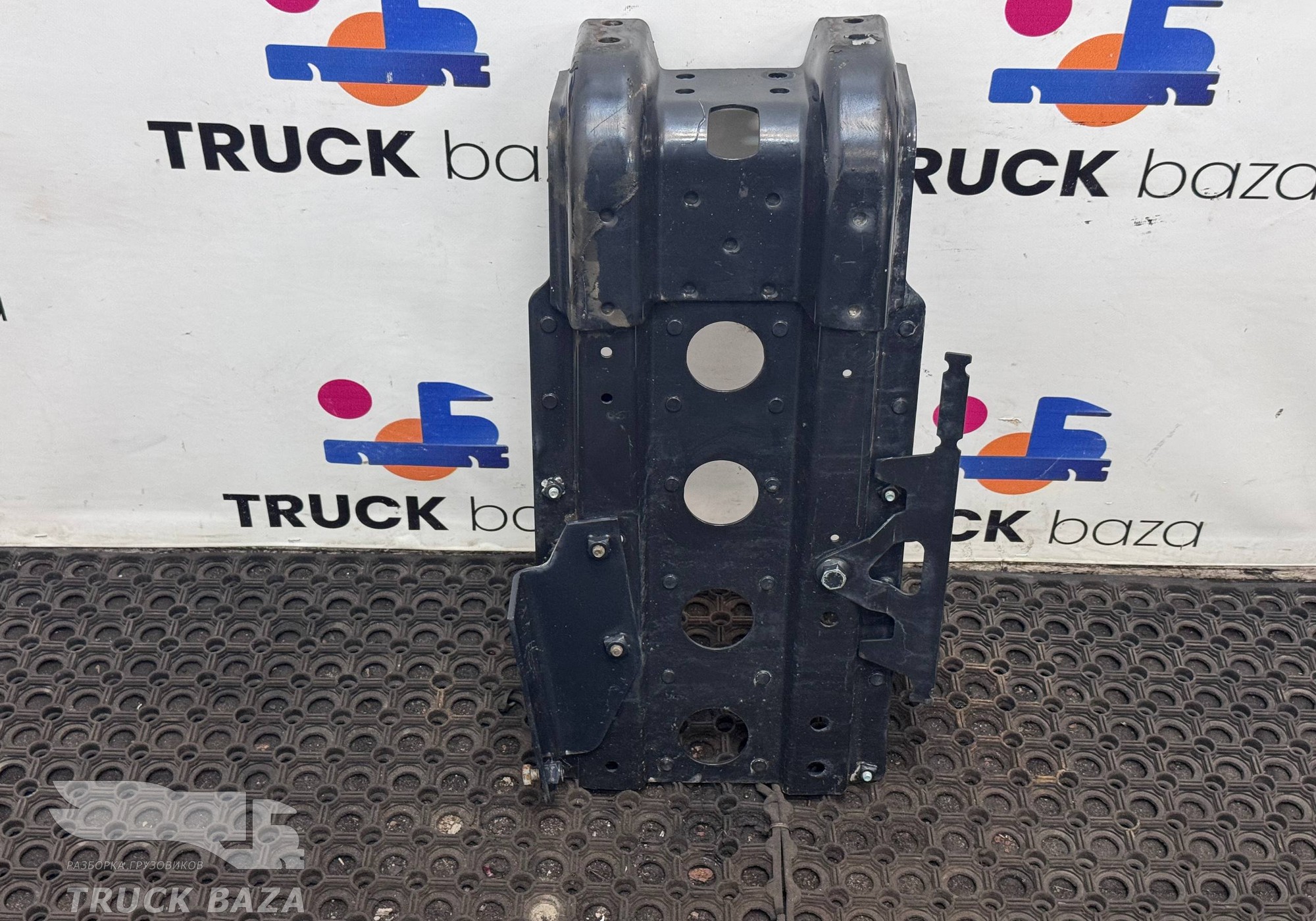 81612435472 Кронштейн крыла переднего для Man TGX