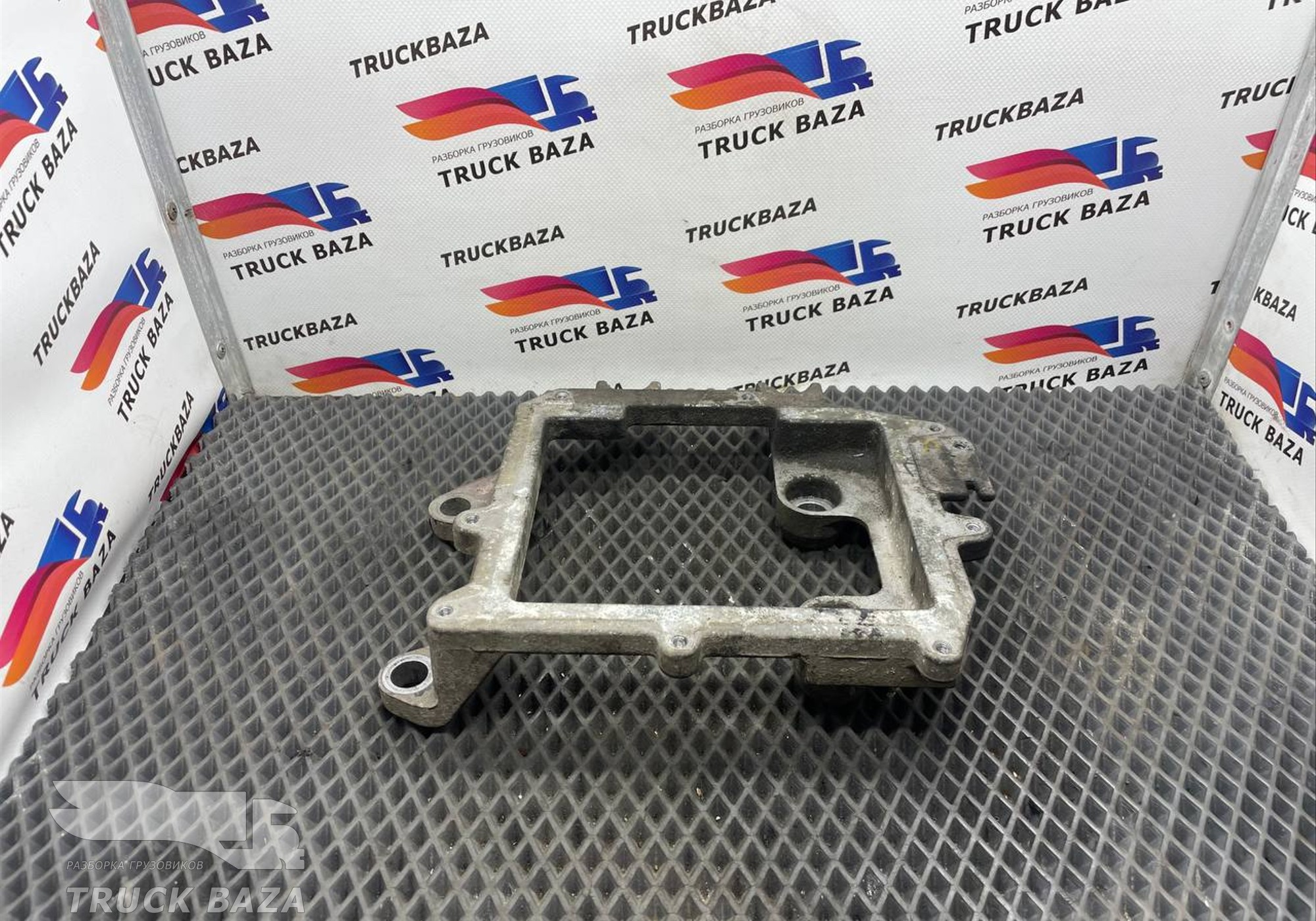 51116403057 Кронштейн блока управления двигателем для Man TGX II (с 2012)