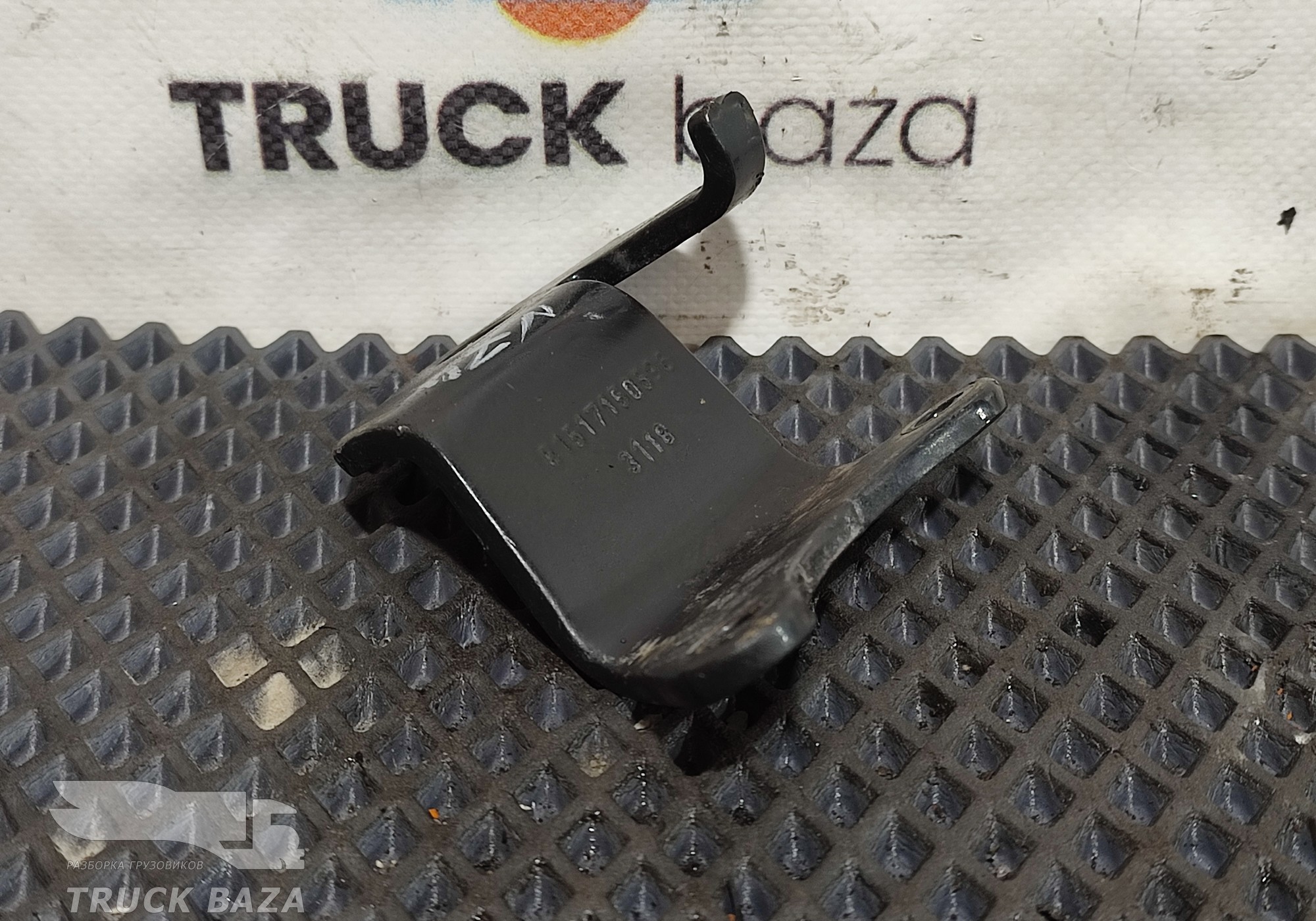 81517150596 Кронштейн крана ABS