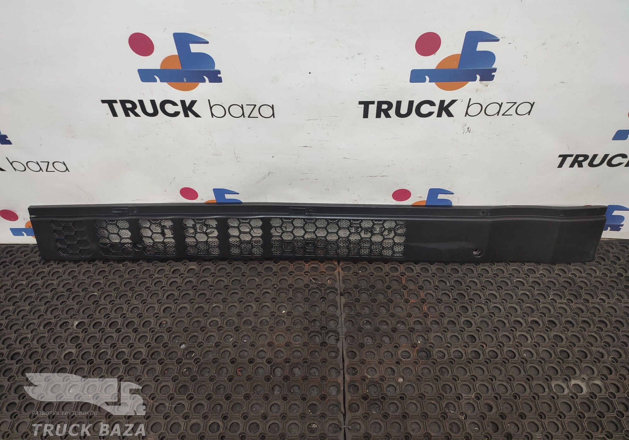 81082015939 Накладка воздухозаборника для Man