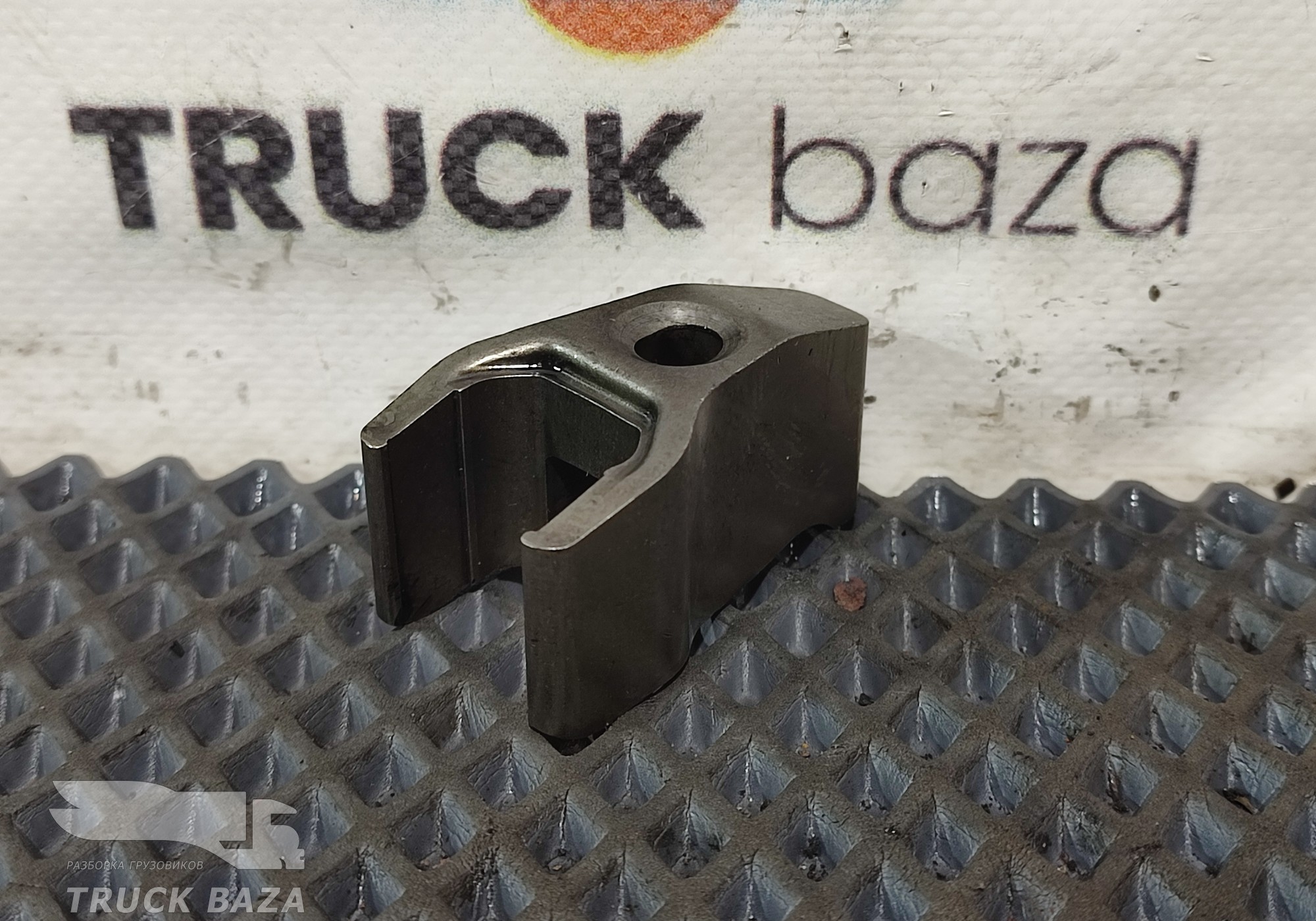 51101040065 Кронштейн форсунки топливной