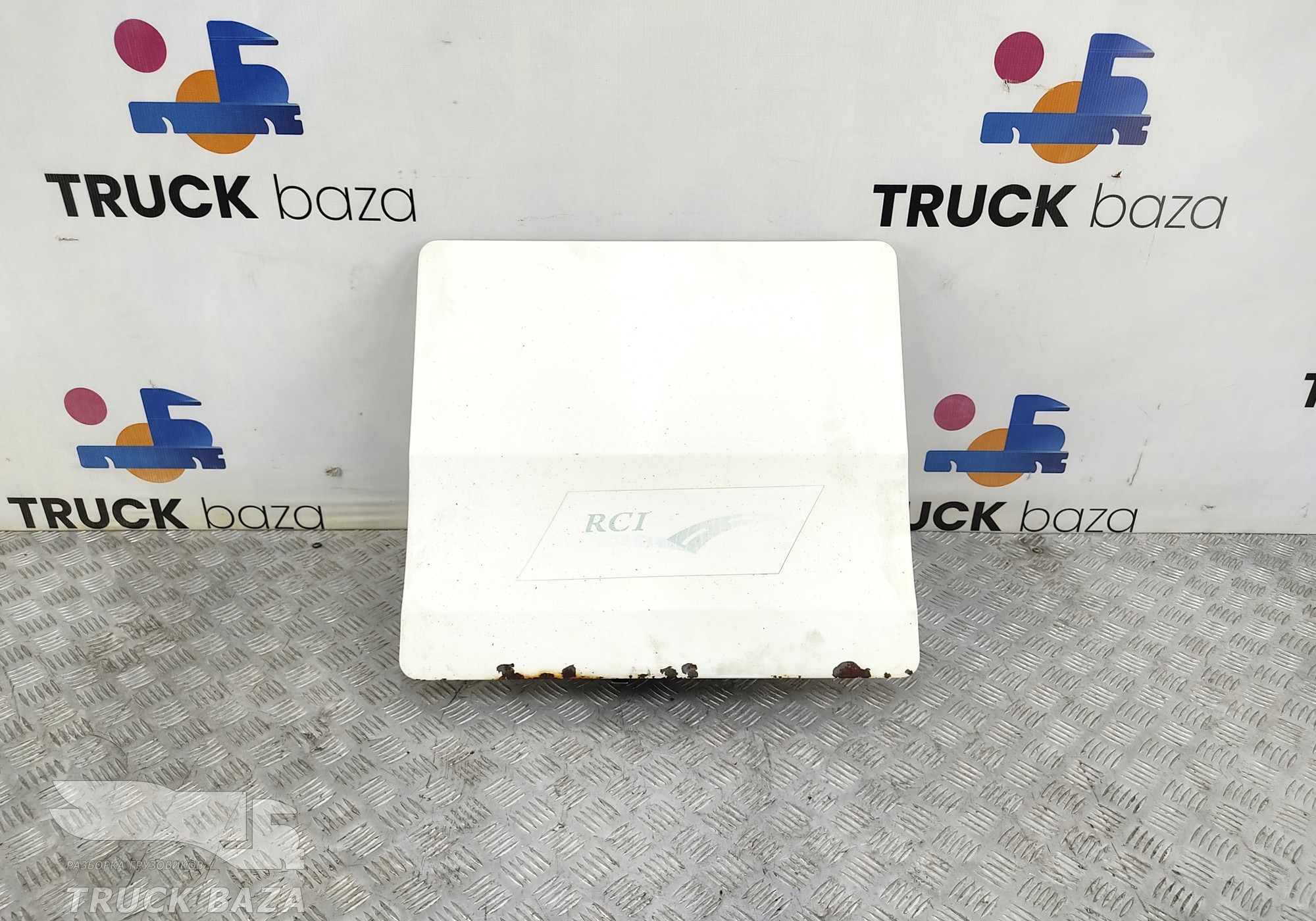 81669120196 Крышка инструментального ящика для Man TGM