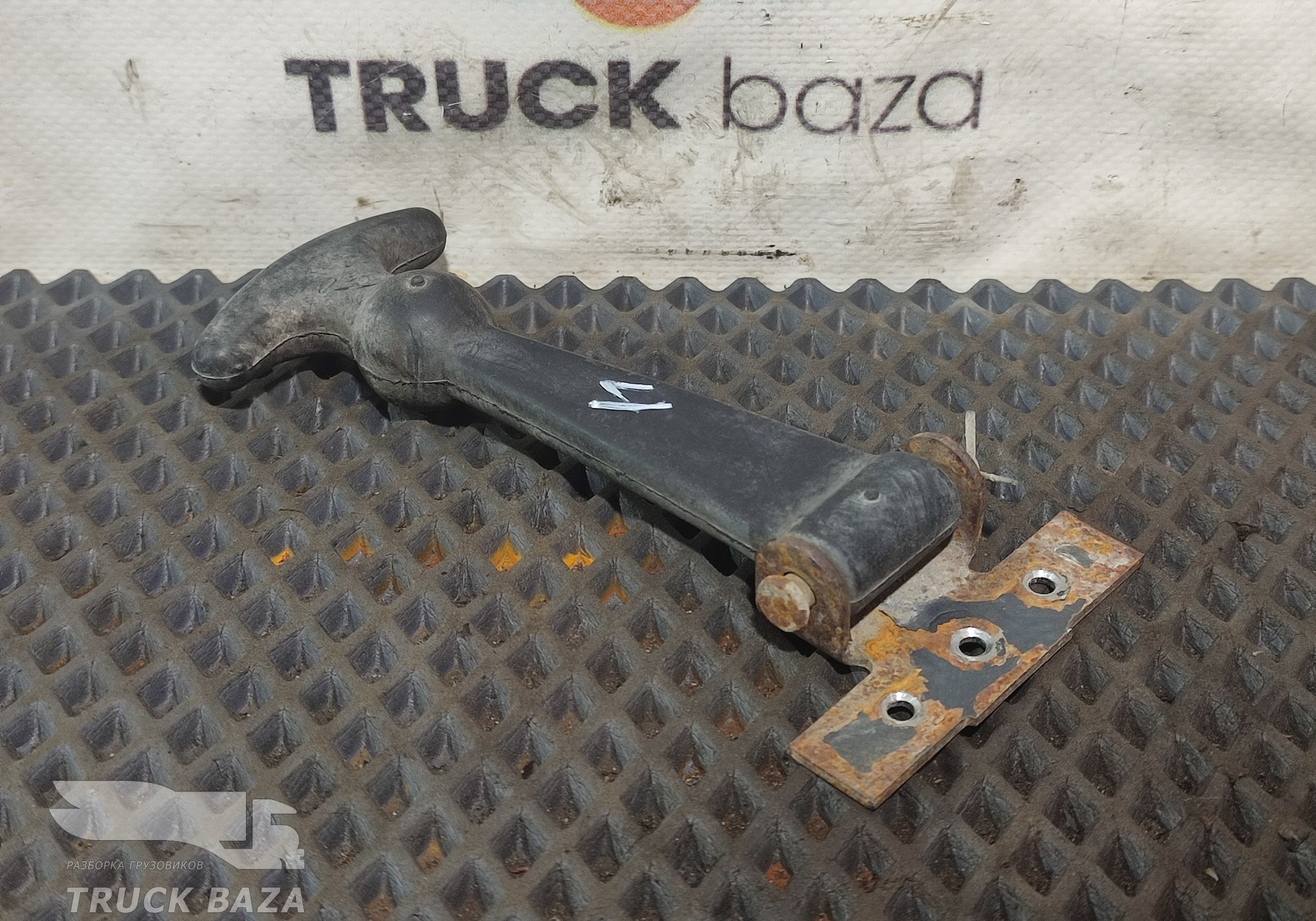 43108047013 Кронштейн крыла для КАМАЗ 54901