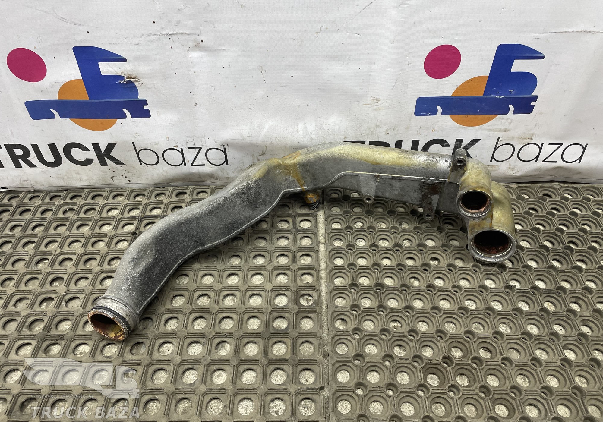 51063023261 Патрубок впускного коллектора