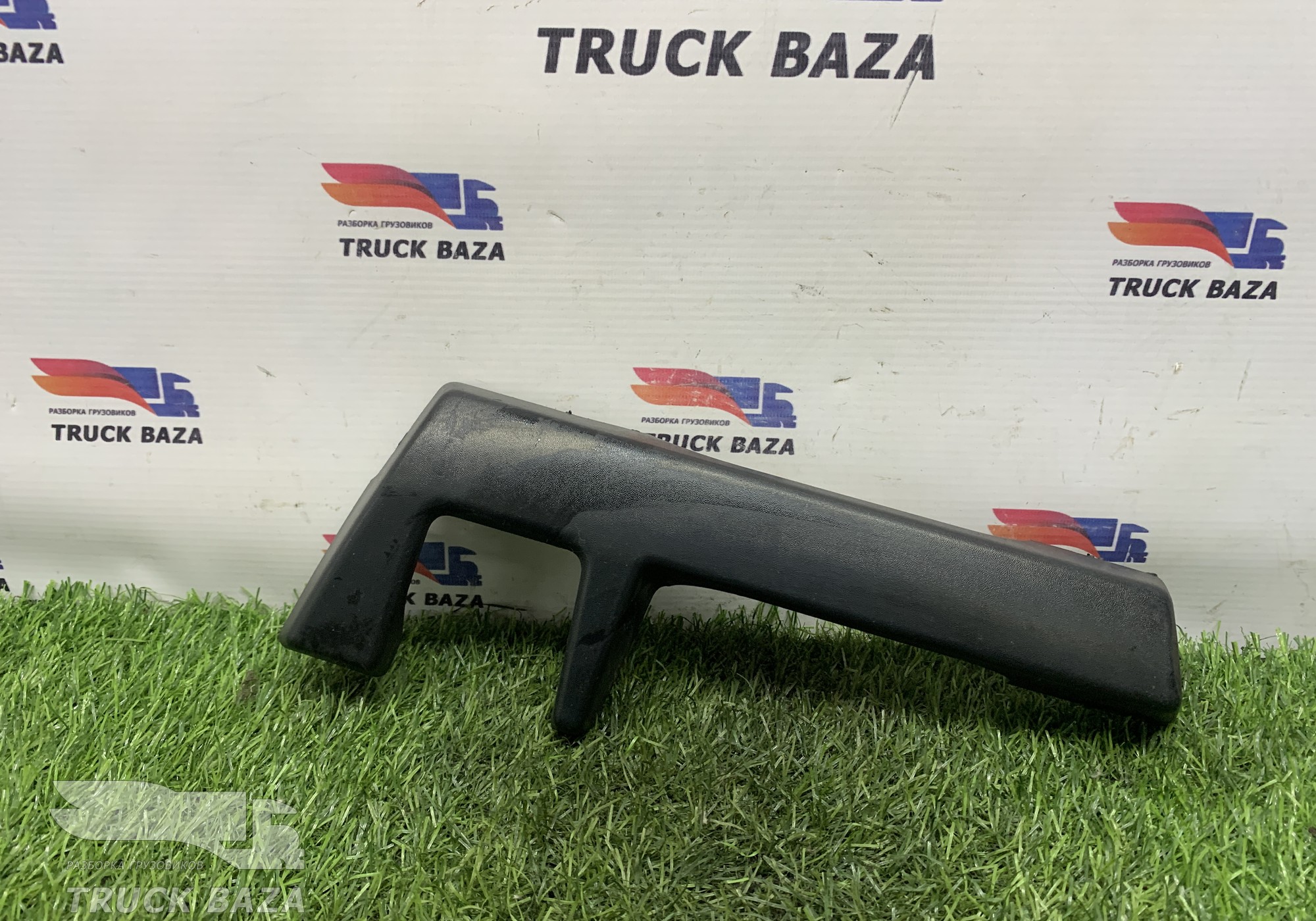 82573244 Накладка ручки жабо правая для Renault T (с 2013)