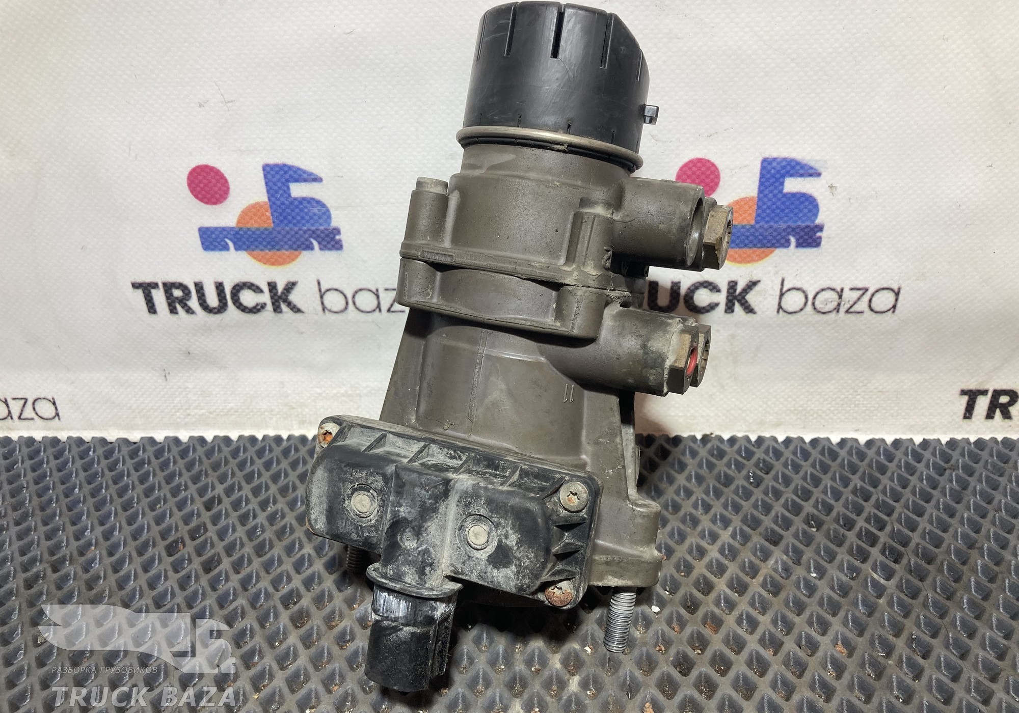 81521306298 Кран тормозной главный