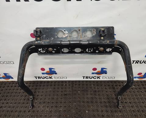 81517152273 Кронштейн розеток для Man