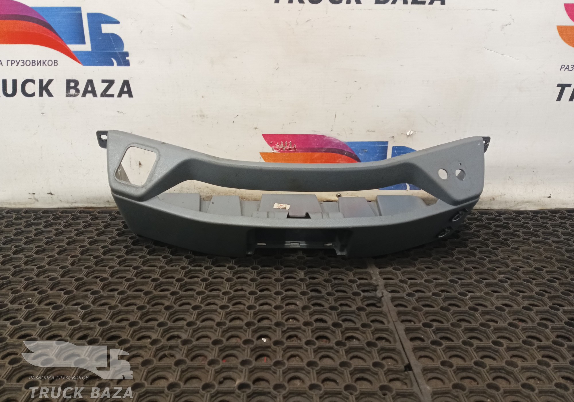 9406800680 Накладка на торпедо средняя часть для Mercedes-Benz Axor