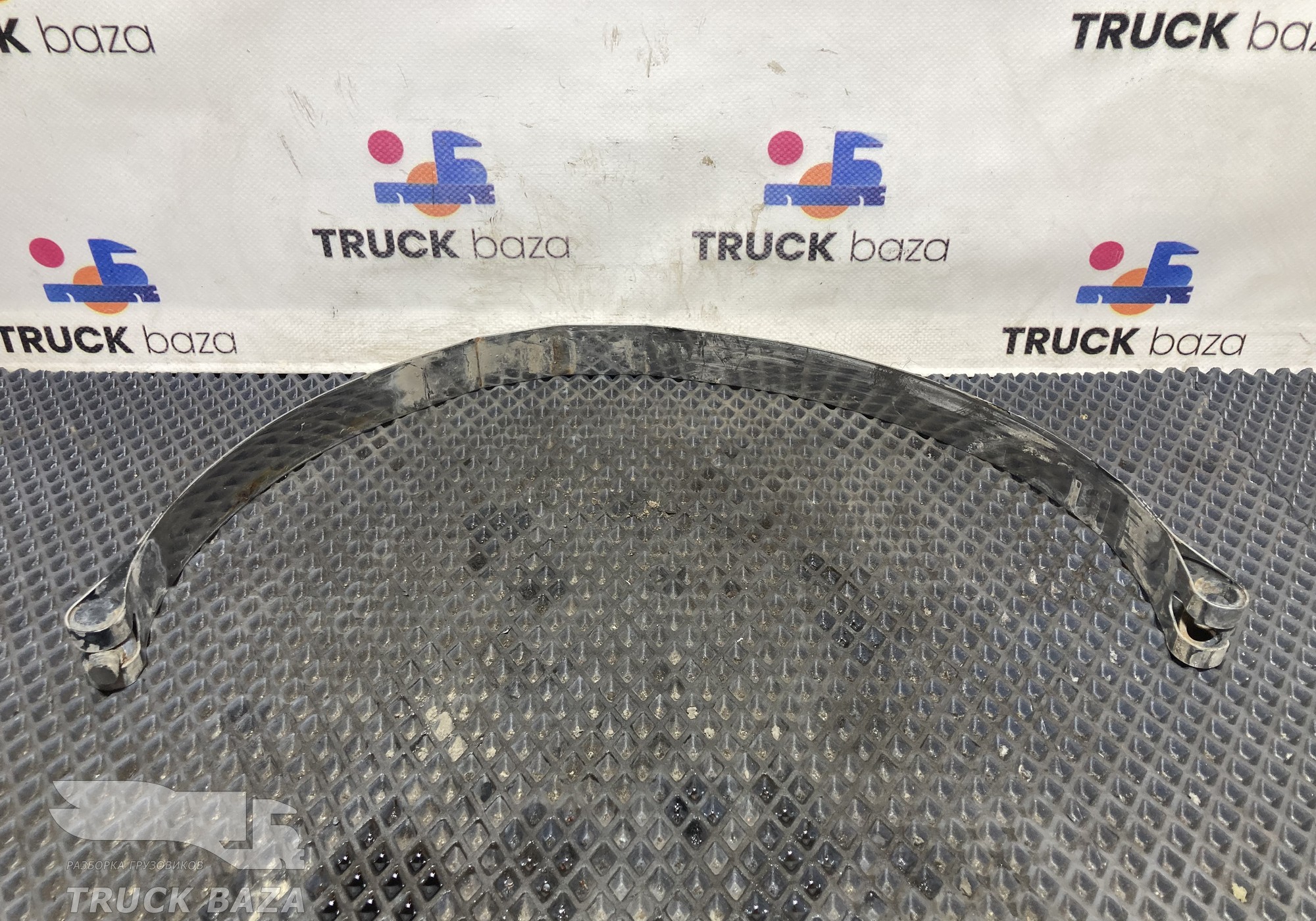 81974606042 Хомут ресивера