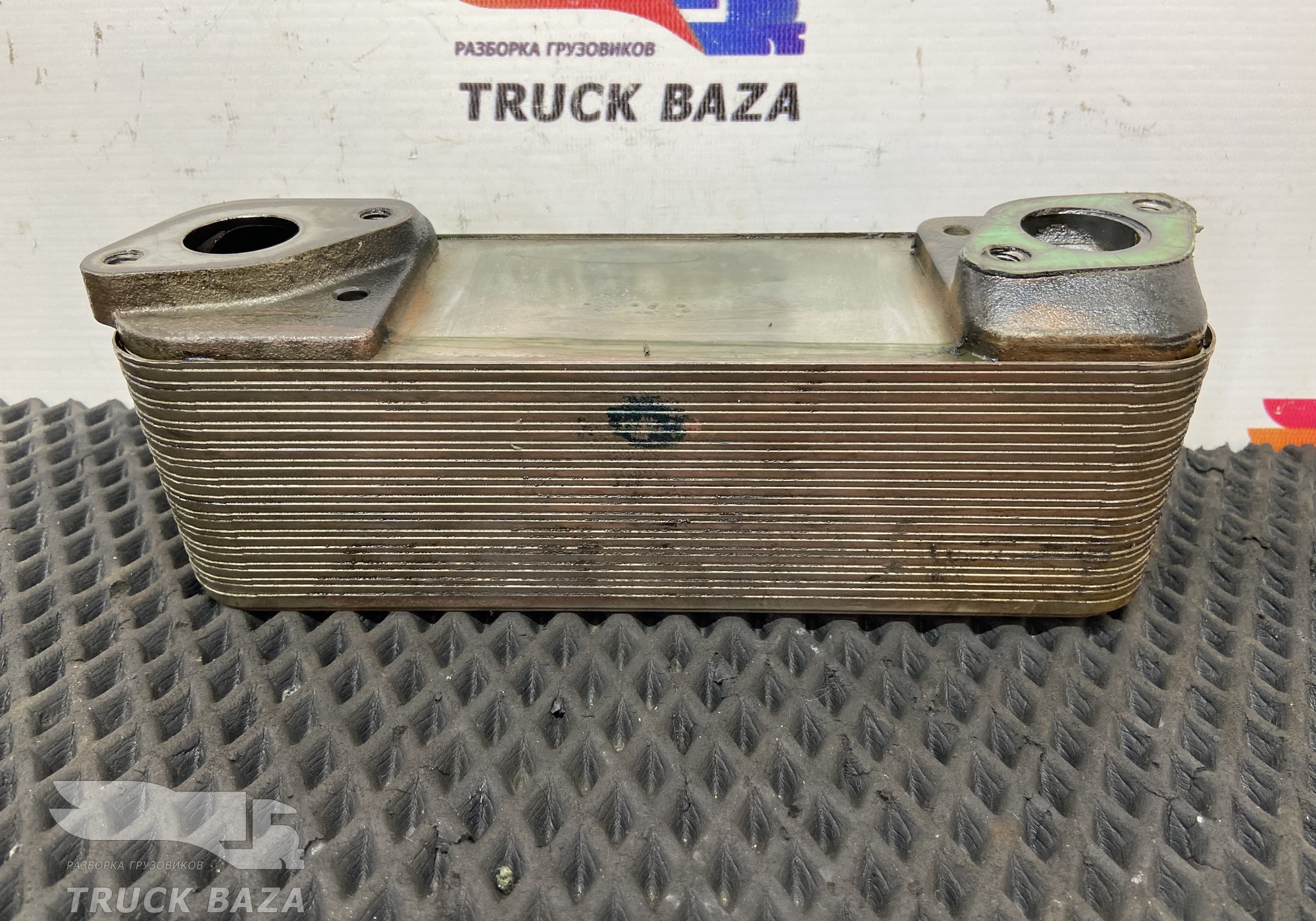 51056010196 Теплообменник масляный